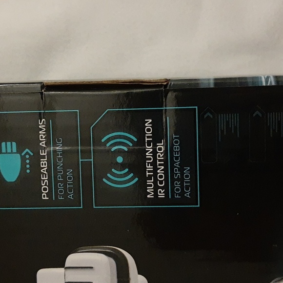 Sharper Image Infrared Control RC Wireless Battle Spacebot Mini Robot SEALED - Picture 7 of 14